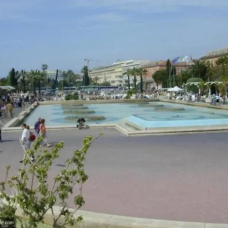 Apartment Climatise Dans Bourgeoise Nice